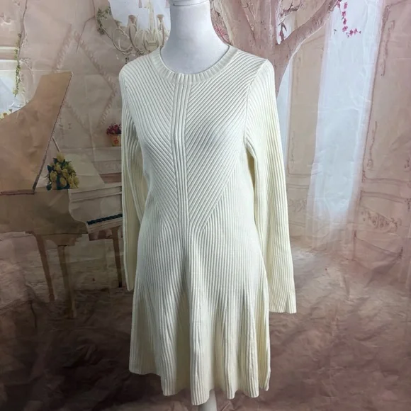 NEW Elie Tahari Cream Ribbed Long Sleeve Dress in Winter White - Picture 5 of 11